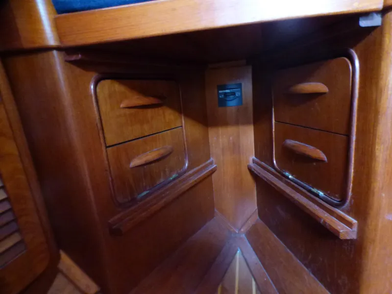 Storage & Windlass Breaker Under V-Berth