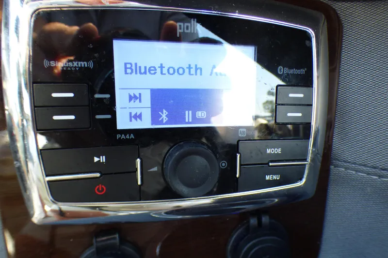 Polk audio system with Bluetooth in 2018 Chaparral 267 SSX boat.
