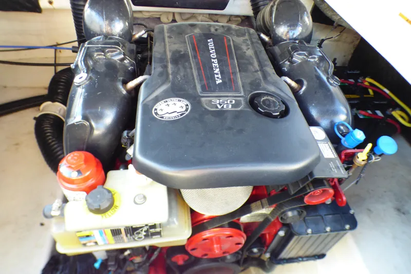 Volvo Penta 350 V8 engine in 2018 Chaparral 267 SSX boat.