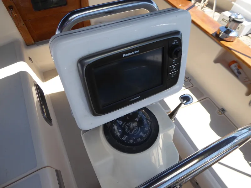 Helm Instruments