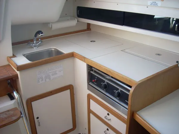 1995 Catalina 270