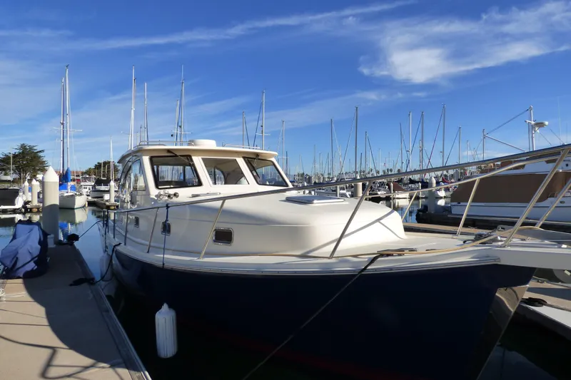 2005 Mainship 34 Pilot Sedan Rum Runner II