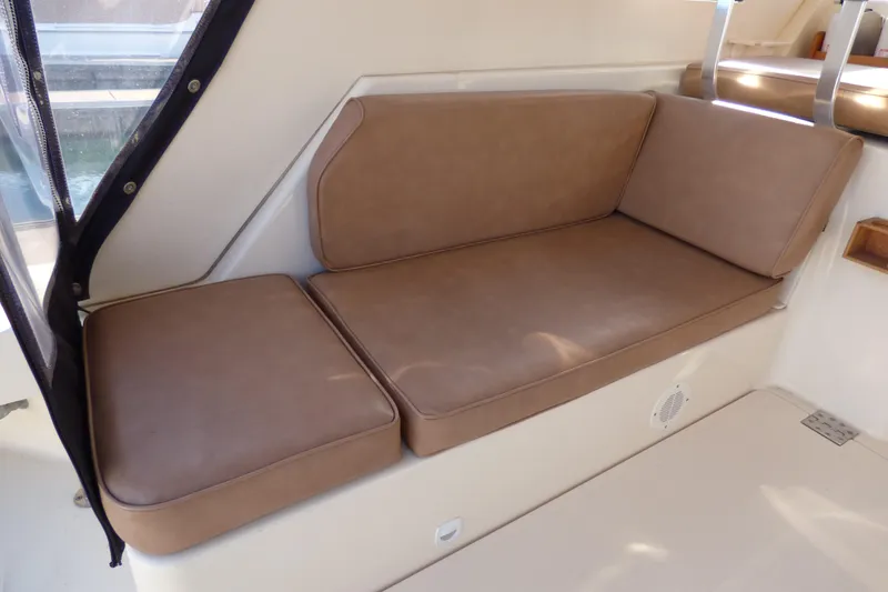 2005 Mainship 34 Pilot Sedan Rum Runner II