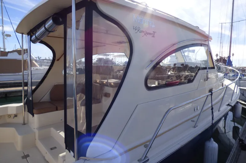 2005 Mainship 34 Pilot Sedan Rum Runner II
