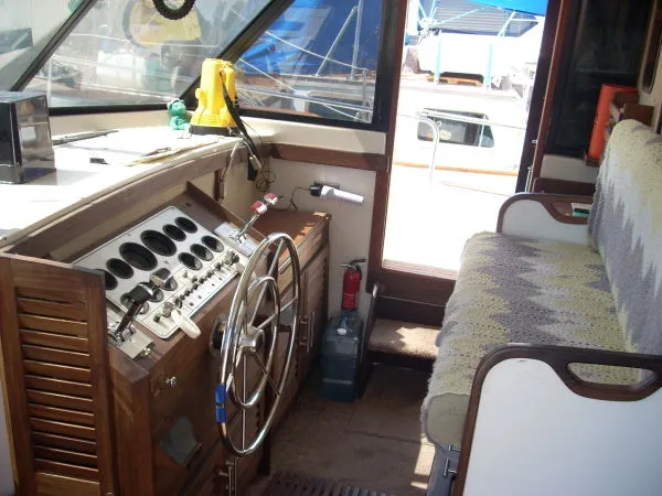 1981 Mainship Sedan