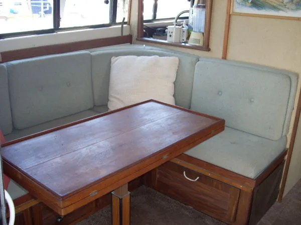 1981 Mainship Sedan