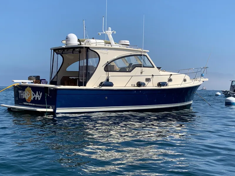 2005 Mainship Pilot 34 Sedan