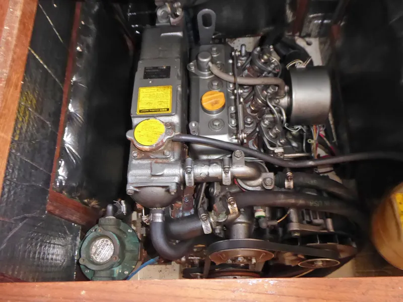 1990 Hunter Legend 37.5