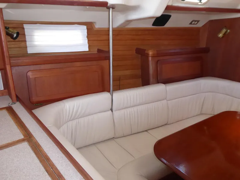 1990 Hunter Legend 37.5