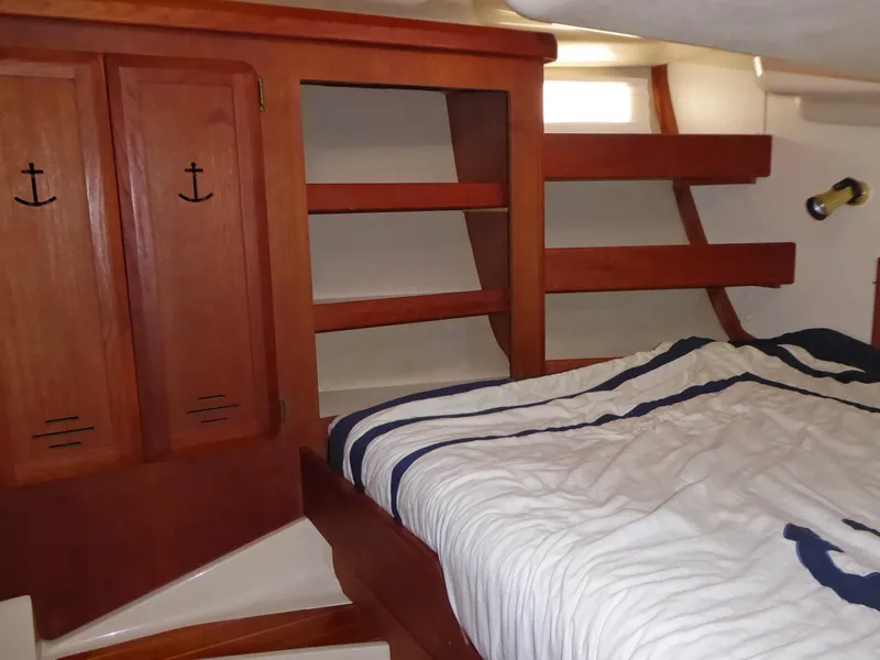 1990 Hunter Legend 37.5