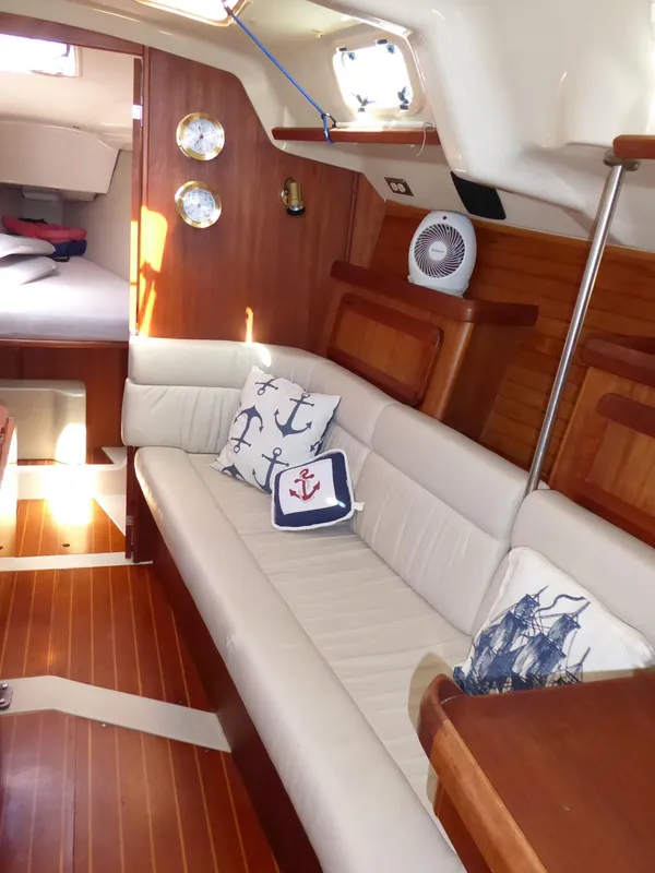 1990 Hunter Legend 37.5
