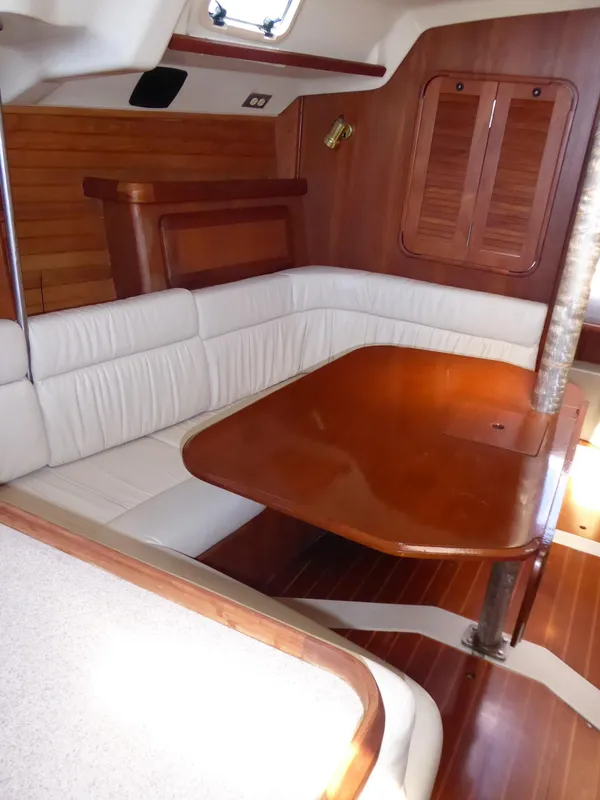 1990 Hunter Legend 37.5