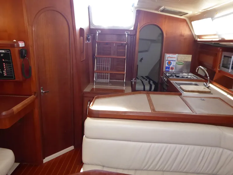 1990 Hunter Legend 37.5