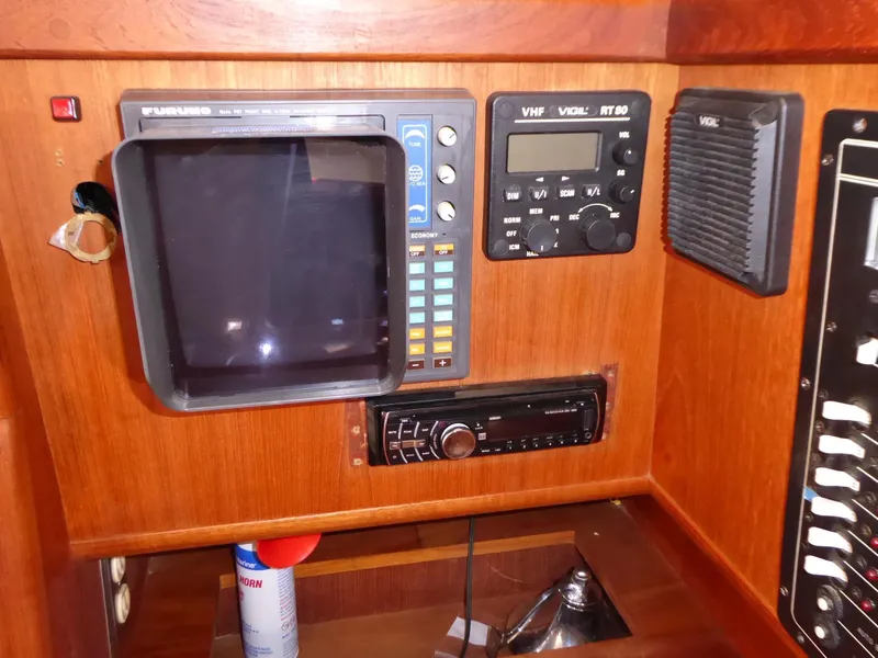 1990 Hunter Legend 37.5