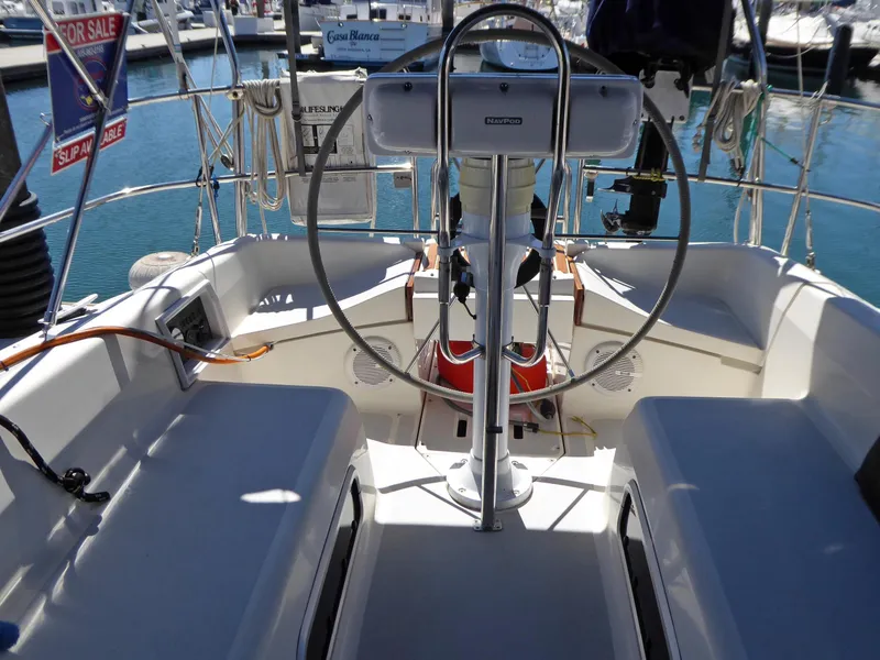 1990 Hunter Legend 37.5