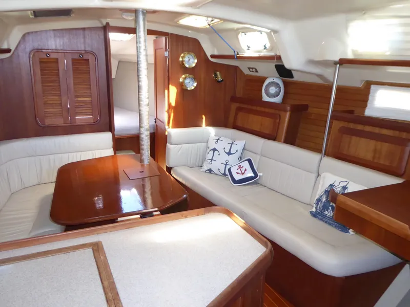 1990 Hunter Legend 37.5