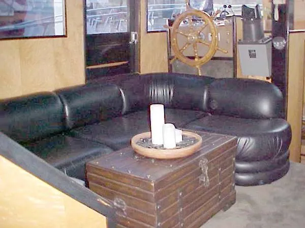 1972 Uniflite Aft Cabin MY