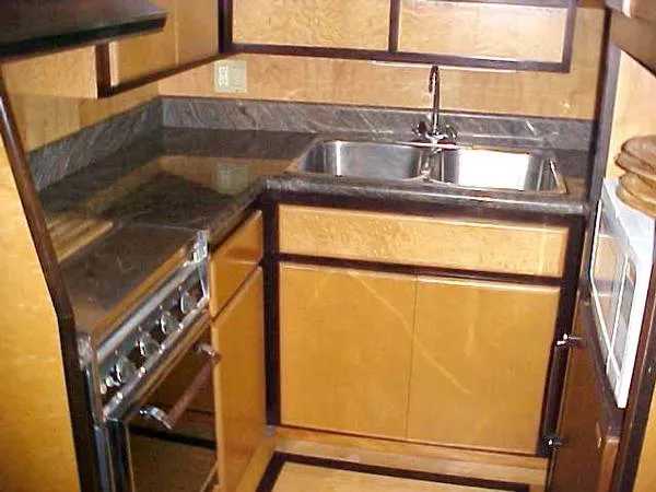 1972 Uniflite Aft Cabin MY