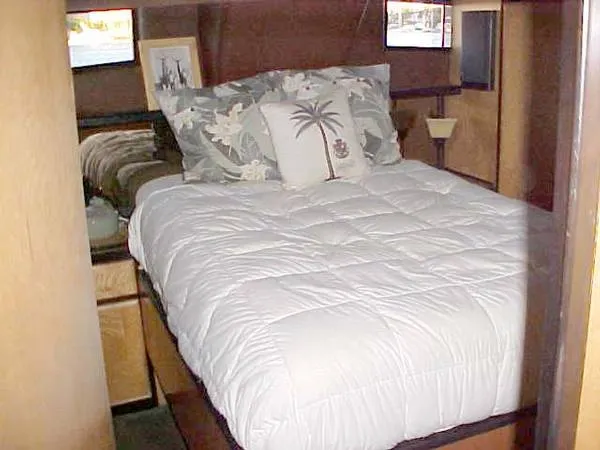 1972 Uniflite Aft Cabin MY