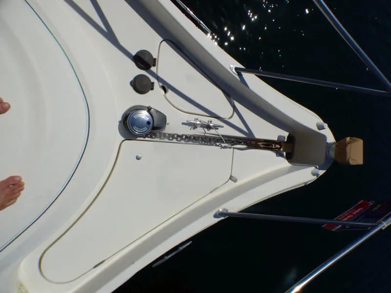 Bow w/ Electric Anchor Windlass