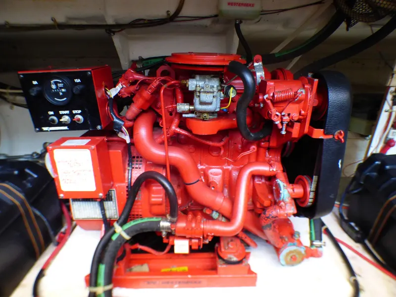 1998 Maxum 3700 SCR