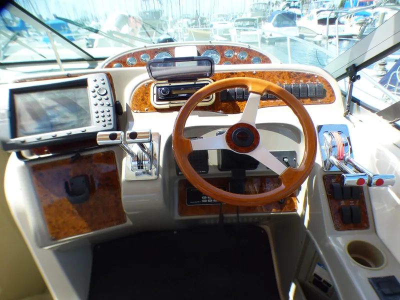 1998 Maxum 3700 SCR