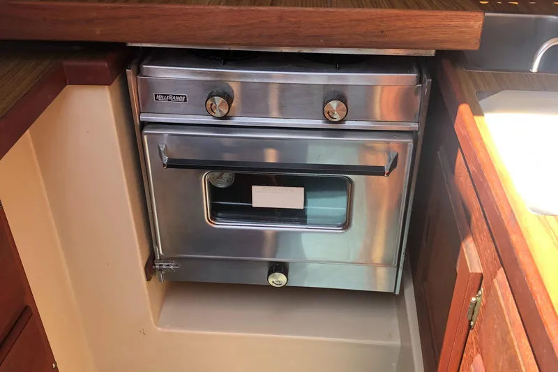 1981 Catalina 30