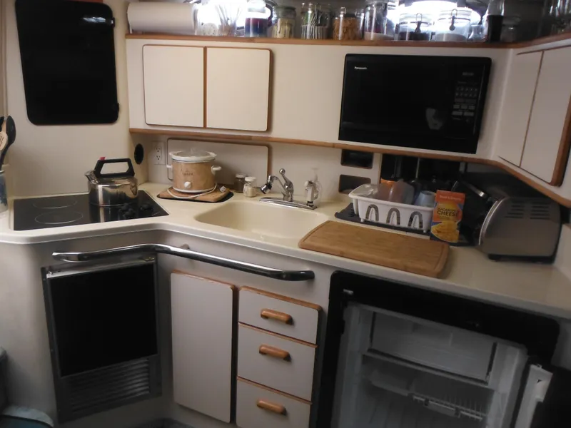 1994 Sea Ray 370 Express Cruiser