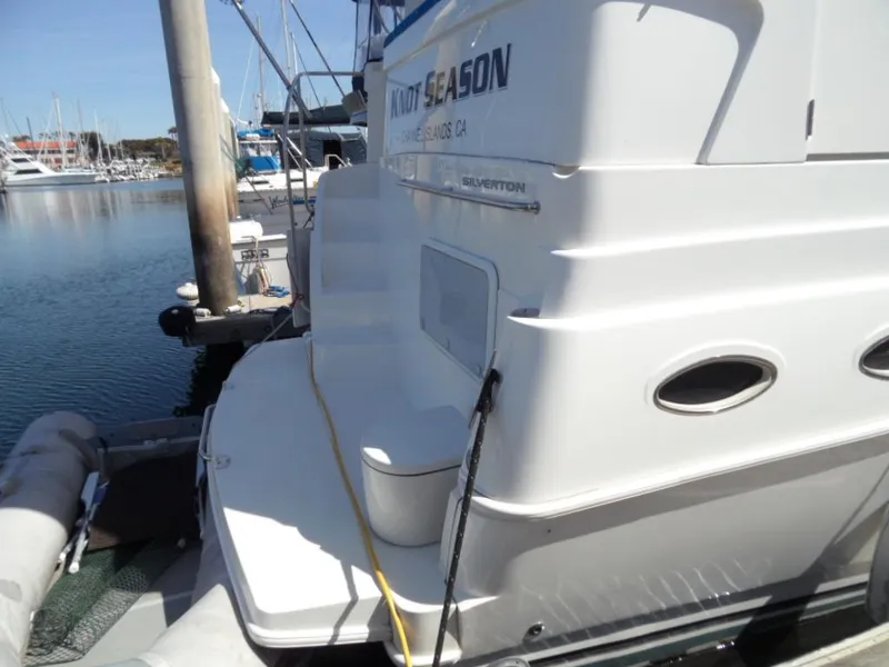 1998 Silverton 322 Side Walk MY