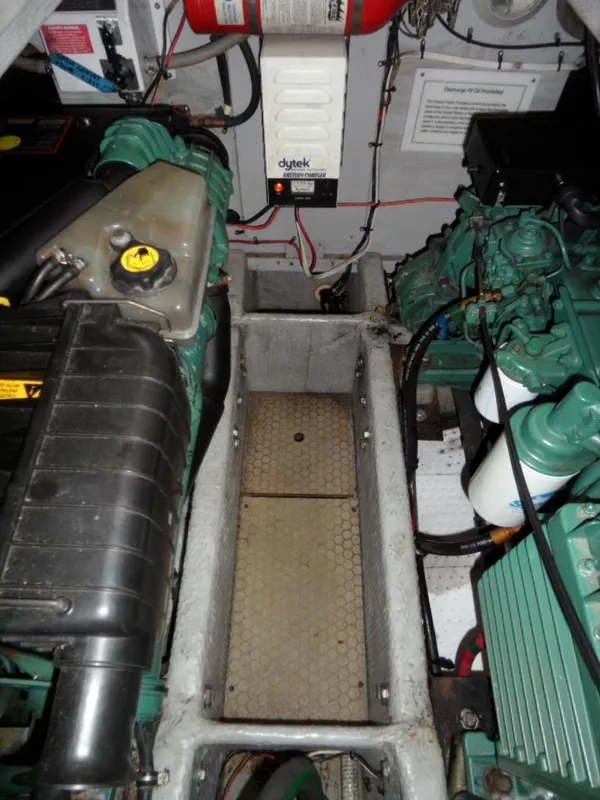 1998 Silverton 322 Side Walk MY