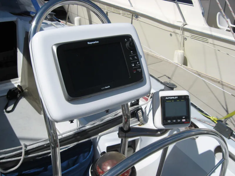 Helm Electronics