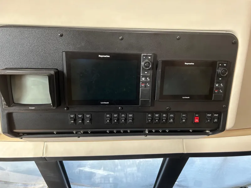 1999 Carver 53 Voyager