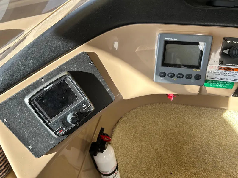 1999 Carver 53 Voyager