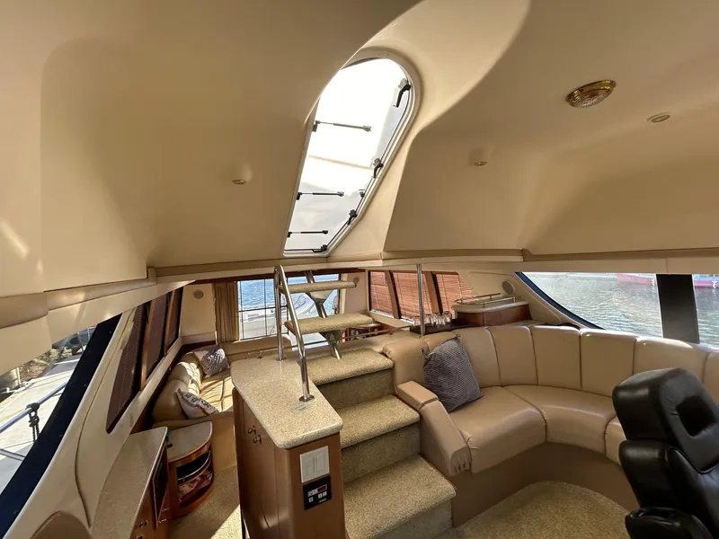 1999 Carver 53 Voyager