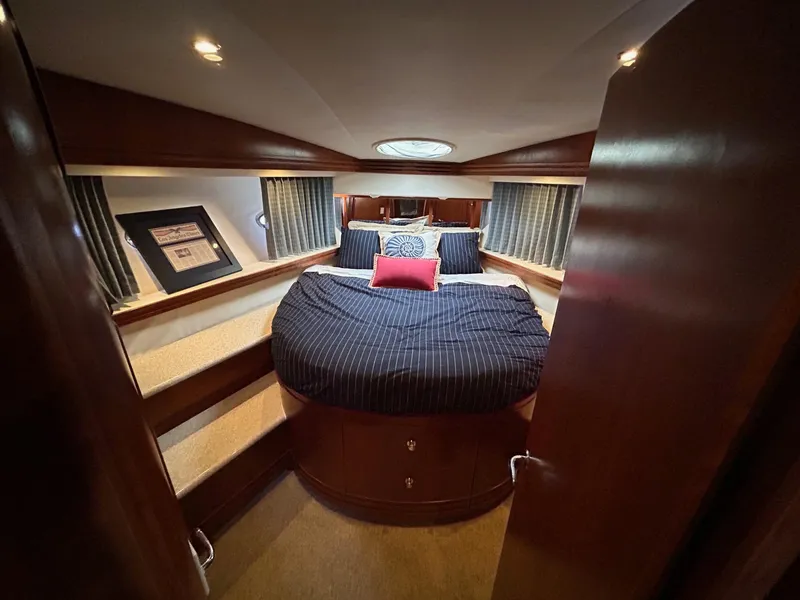 1999 Carver 53 Voyager