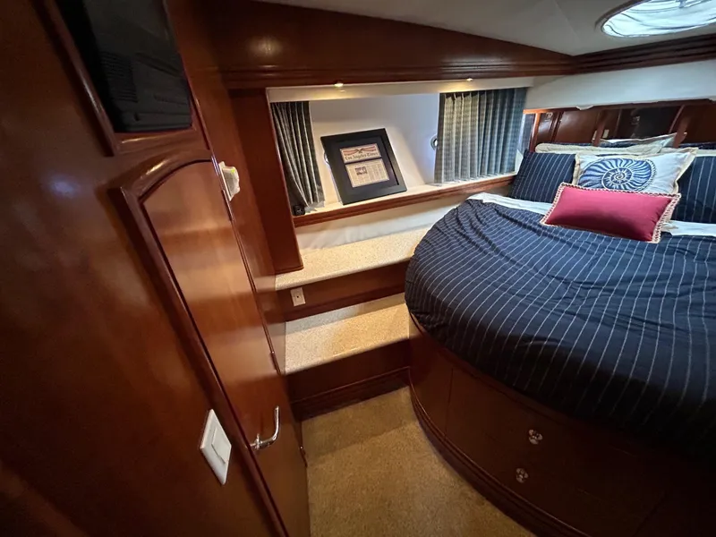 1999 Carver 53 Voyager