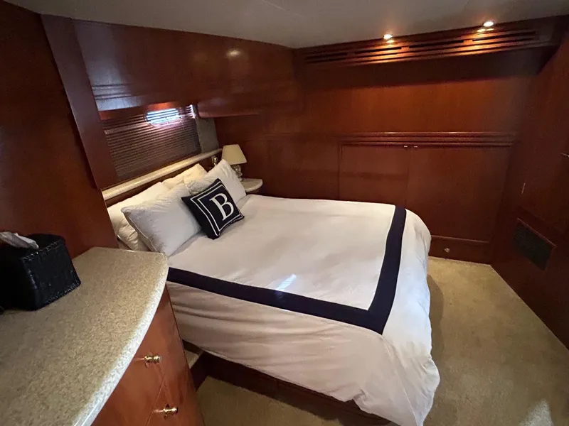 1999 Carver 53 Voyager