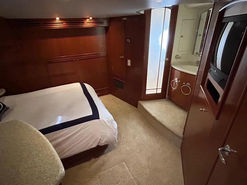 1999 Carver 53 Voyager