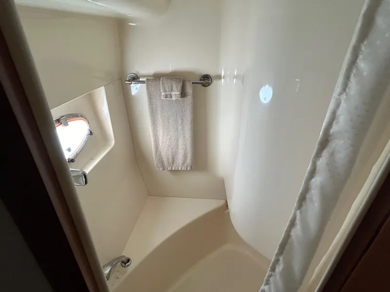 1999 Carver 53 Voyager
