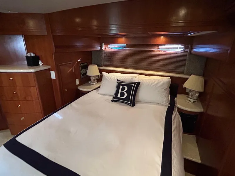 1999 Carver 53 Voyager