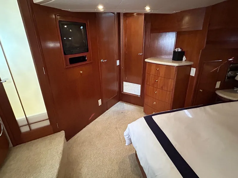 1999 Carver 53 Voyager