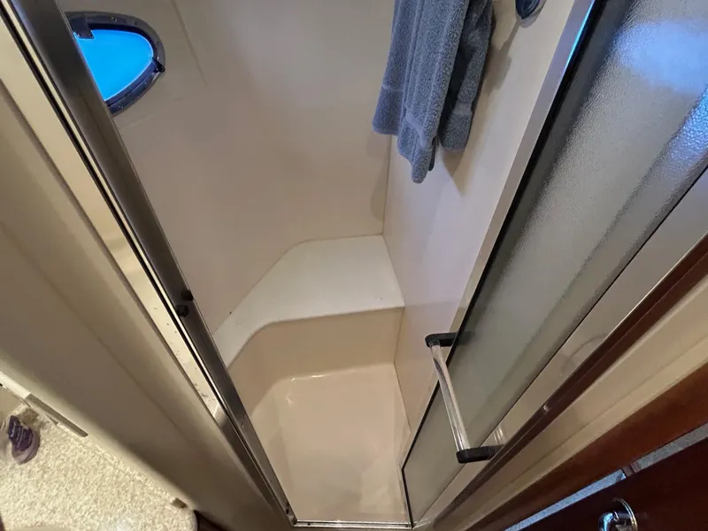 1999 Carver 53 Voyager
