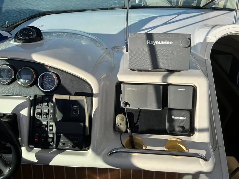 1999 Carver 53 Voyager