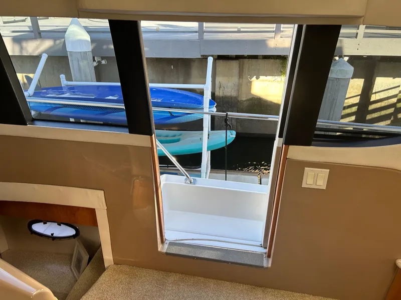 1999 Carver 53 Voyager