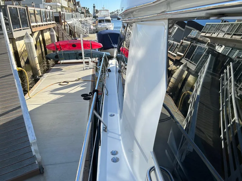 1999 Carver 53 Voyager