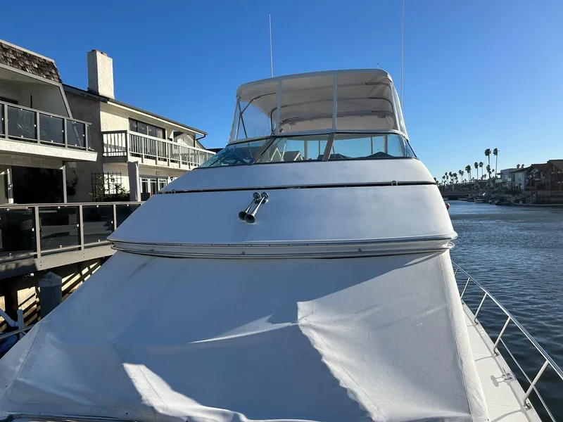 1999 Carver 53 Voyager
