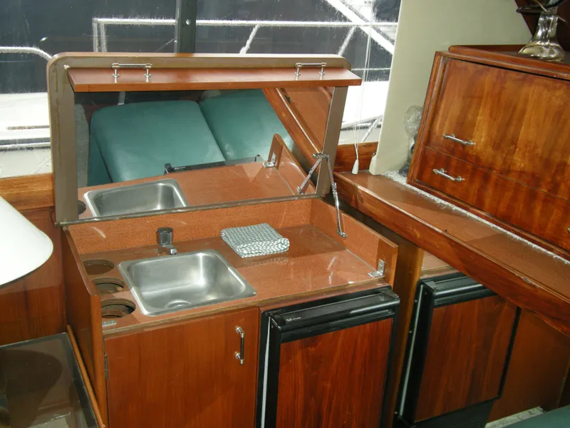 1983 Ocean Yachts Super Sport