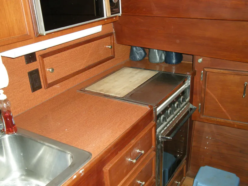 1983 Ocean Yachts Super Sport