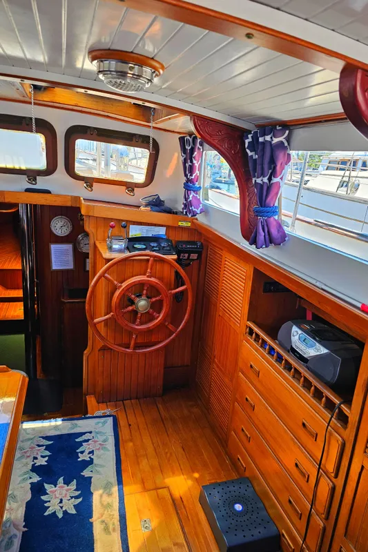 1985 Spindrift Pilot House Cutter