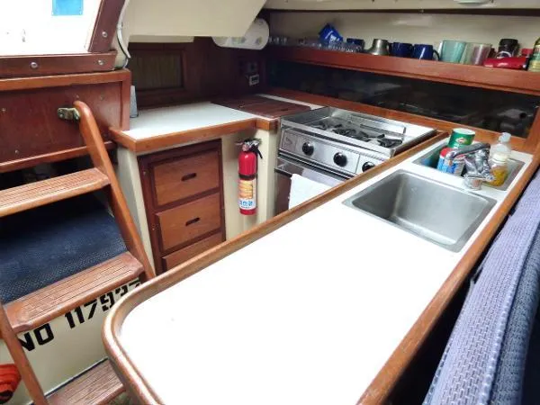 1985 Catalina 30